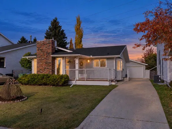 48 SE Strathclair Rise SW, Calgary, AB T3H 1G4