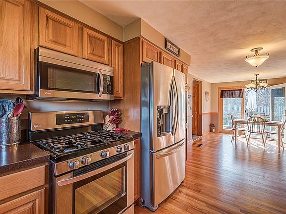 4th image of 7911 Dewitt Dr