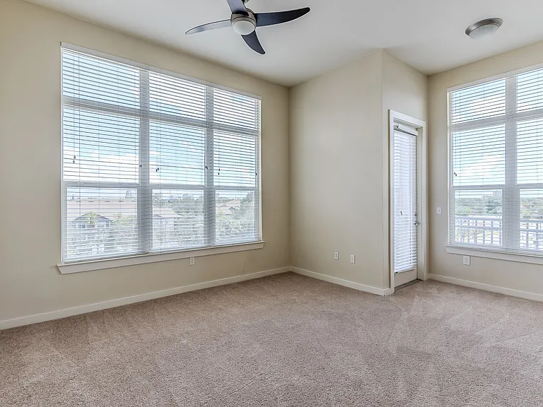 Edge at 1702 — Photo 16