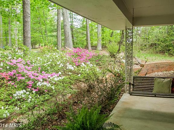 4th image of 5521 Meadowvale Dr