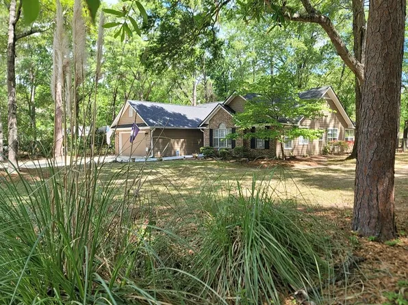 35 Marsh Dr, Beaufort, SC 29907