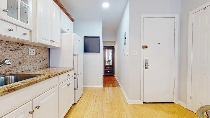 Rented by Metro Garden Realty NYC | media 18