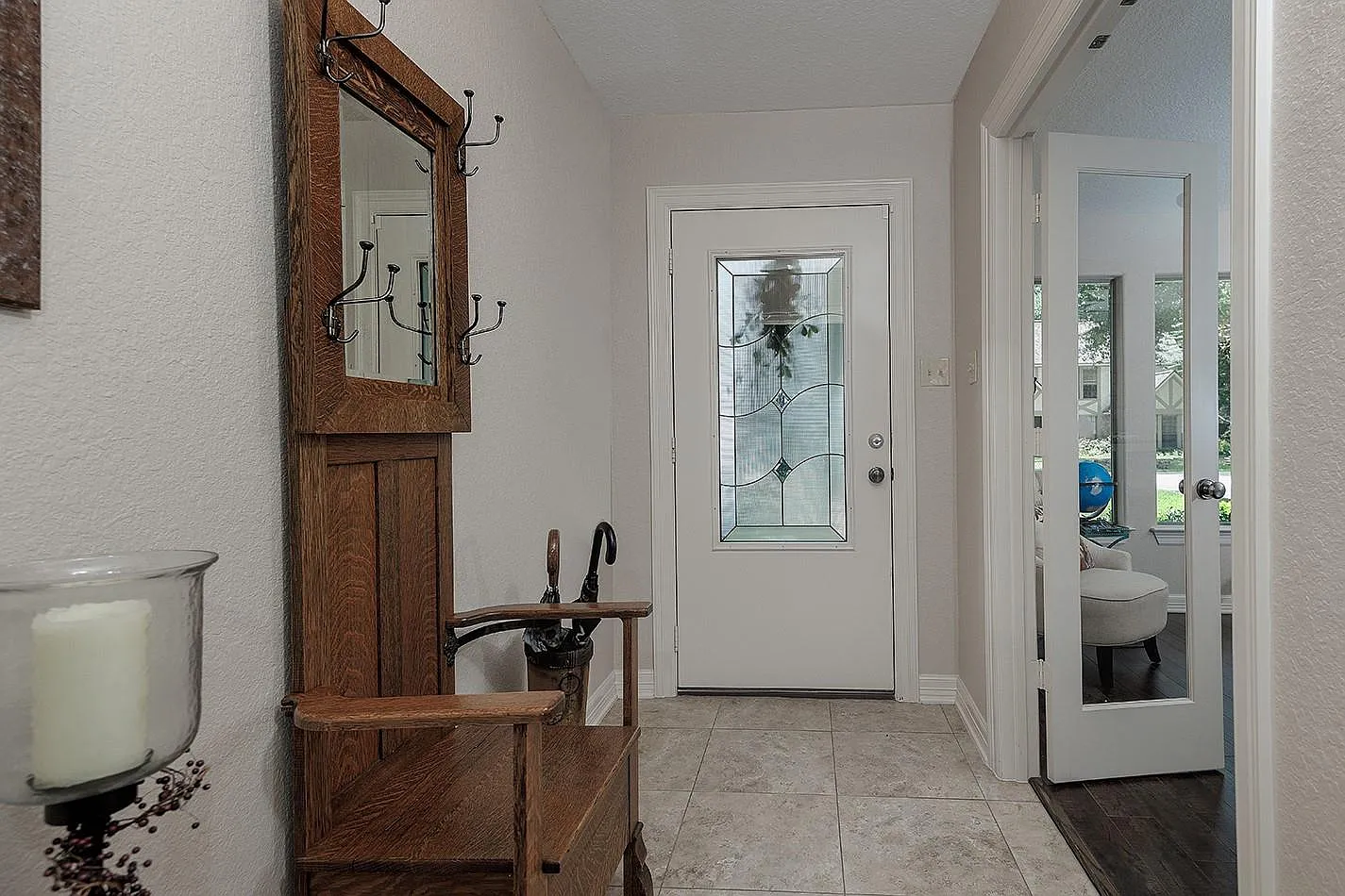 3 bed, 2.0 bath, 2037 sqft, $3,450 — Photo 4
