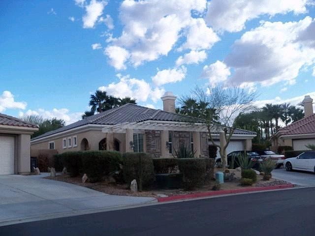 2nd image of 20 Vista Mirage Way