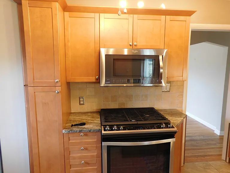 1591 Webster St — Photo 11