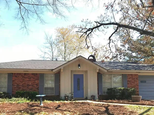 100 Hemlock Dr, Starkville, MS 39759