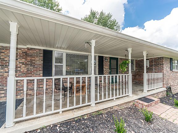 3rd image of 3903 Brickey Ln