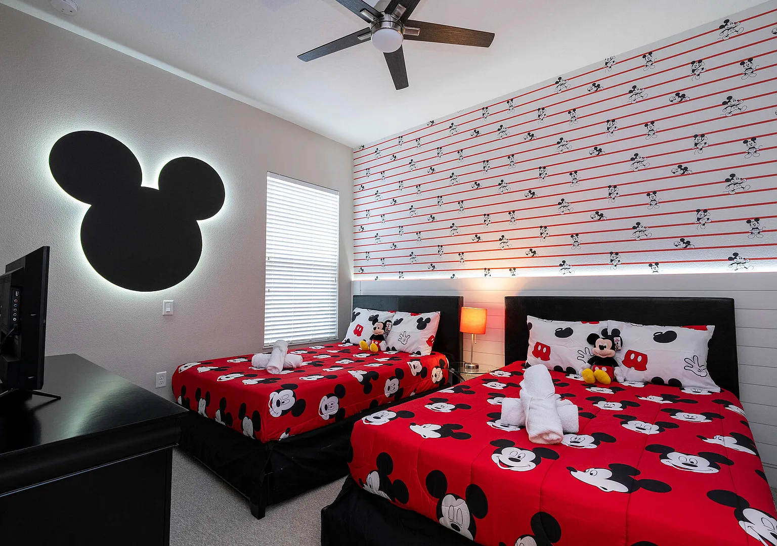 Modern Chic Home, Mickey and Toy Story Rooms — Photo 1