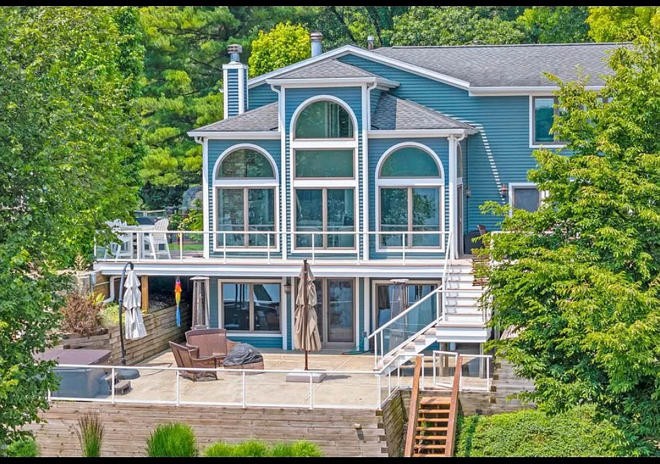 325 Highland Dr