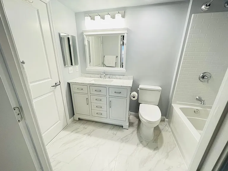 915 E St NE #1002 — Photo 13