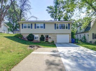 3307 Pershing Blvd, Clinton, IA 52732