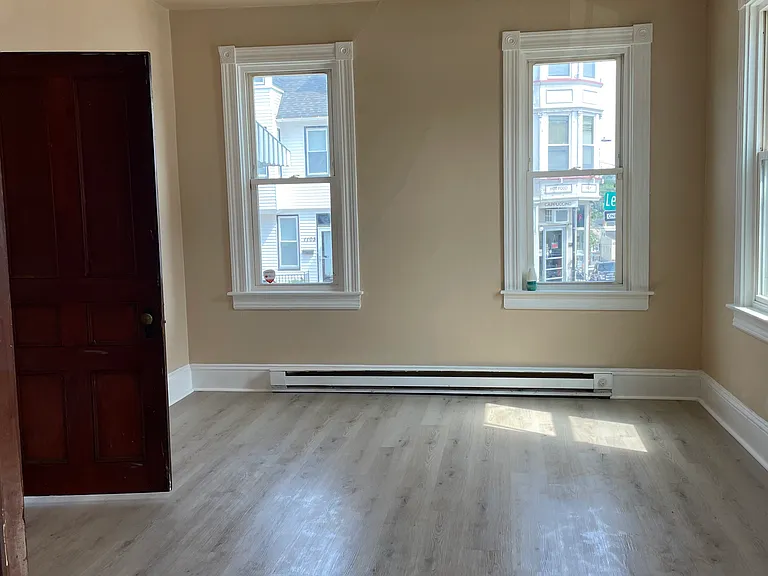 203 S 11th St — Photo 3