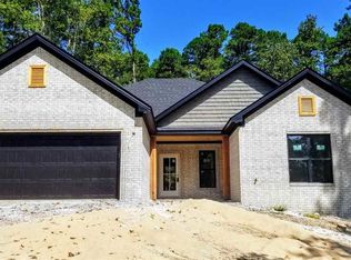 16 Siega Ln, Hot Springs Village, AR 71909