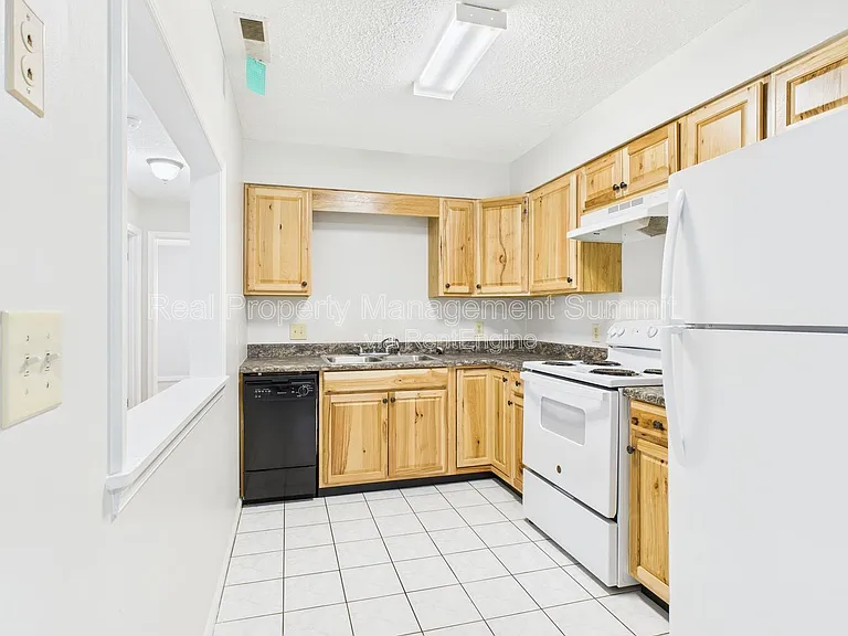 325 Campbell St. — Photo 9