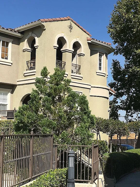 588 Altino Blvd photo 1