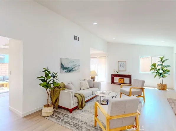 888 San Marcus Ln, Duarte, CA 91010