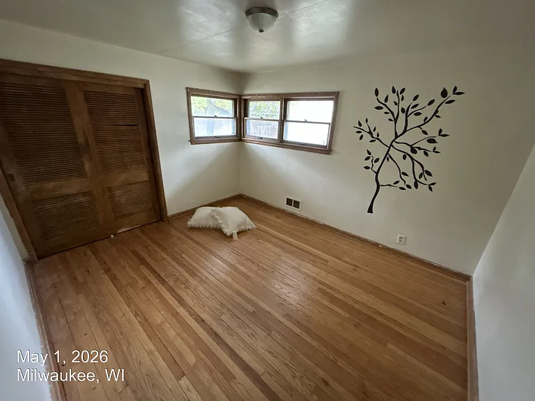 6438 N 84th St — Photo 2