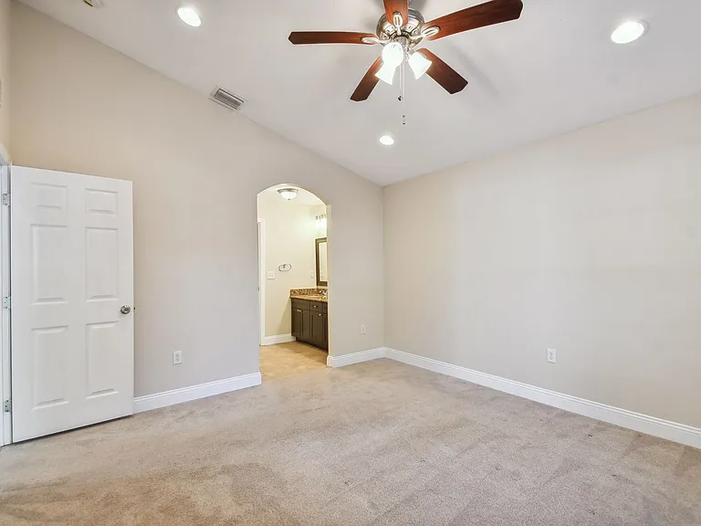 2321 W Beach St — Photo 19