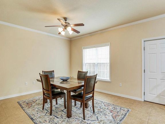 5th image of 1465 Bentley Cir