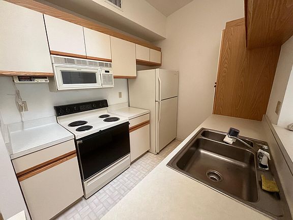 4th image of 2502 SE Anchorage Cove #A3