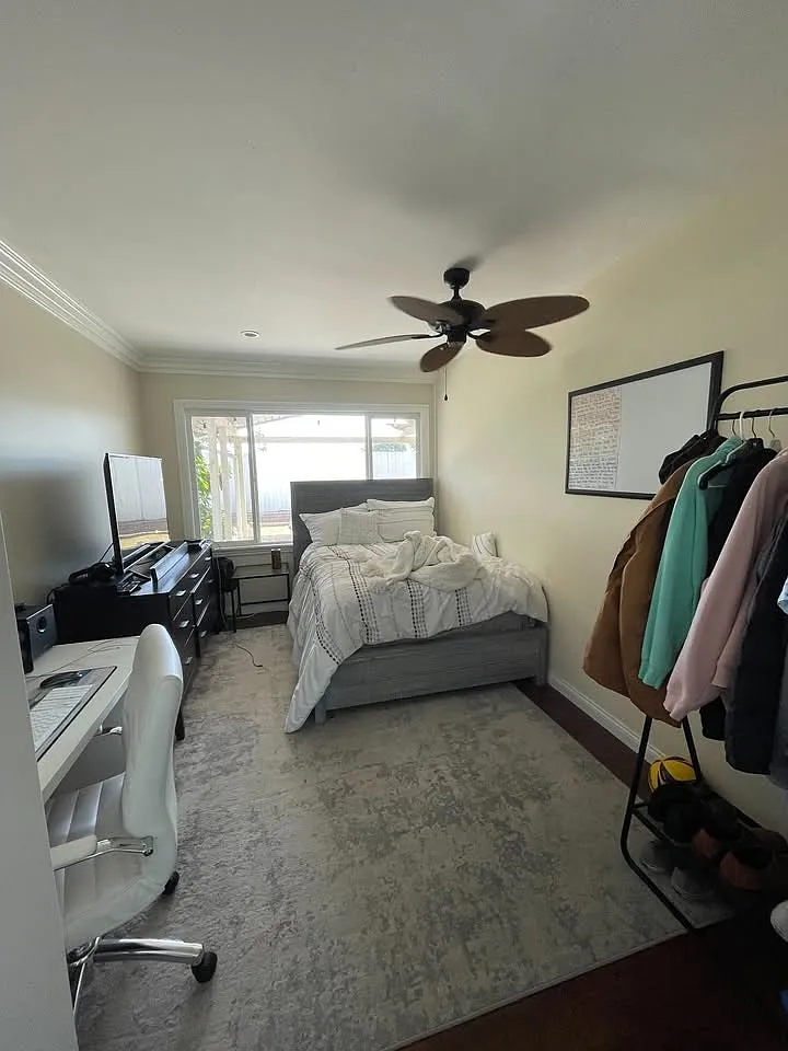1053 Presidio Dr, Unit A — Photo 1
