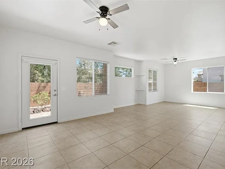 10630 Lessona St — Photo 10