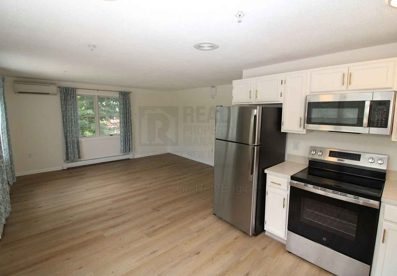 2 bed, 1.0 bath, $1,700 — Photo 4