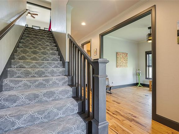 5th image of 2104 Avondale Dr