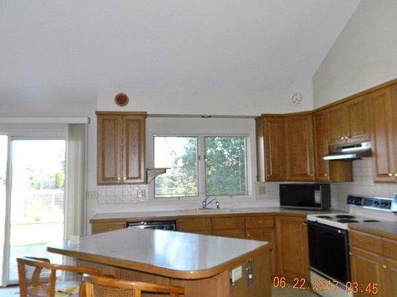 4th image of 3501 Sun Cir