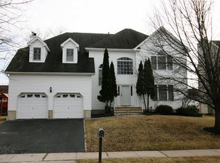 7 Decicco Dr, Raritan, NJ 08869