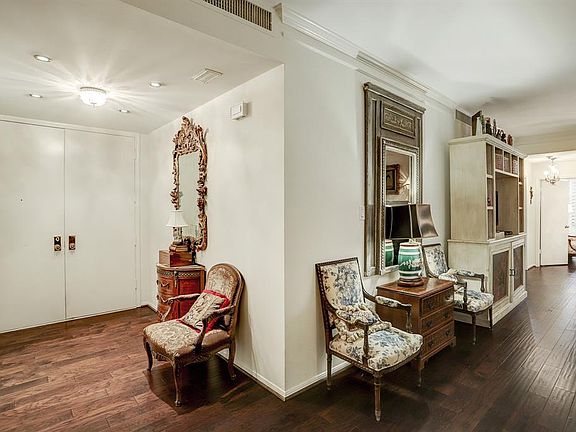4th image of 9333 Memorial Dr APT 301