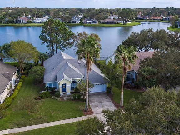 3rd image of 329 Crossroad Lakes Dr