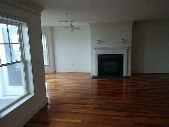 4th image of 15 Park Ave Unit 403