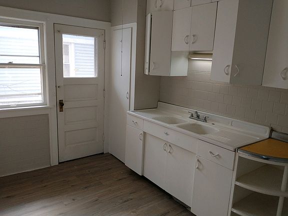 2nd image of 205 E 156th St #6