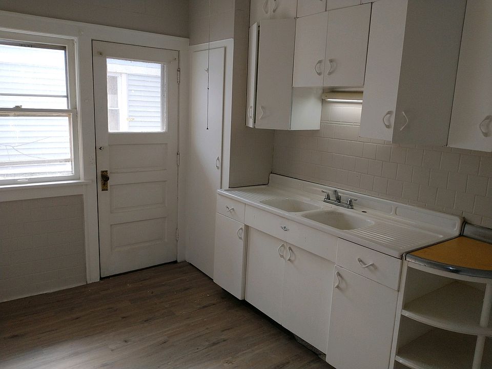 1st image of 205 E 156th St #4