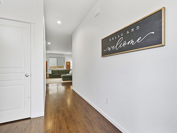 4th image of 7417 NE 33rd Ave