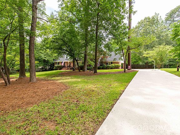 4th image of 514 Rock Springs Rd