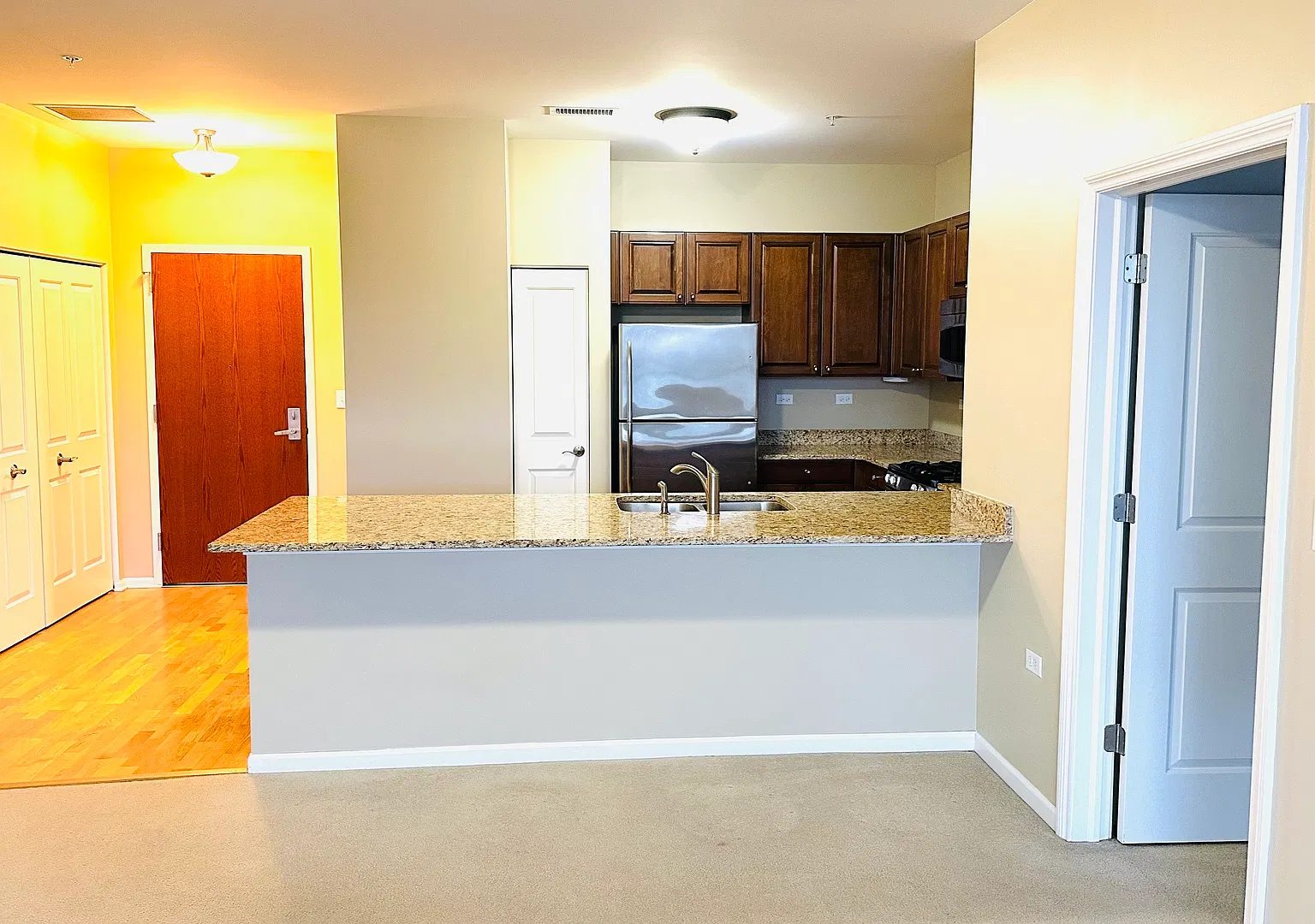 2 bed, 1237 sqft, $3,200 — Photo 4