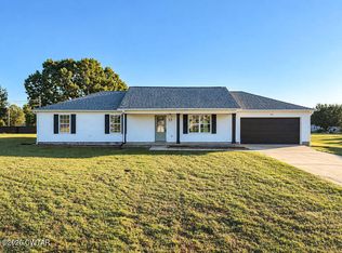 22 Sandy Dr, Jackson, TN 38301