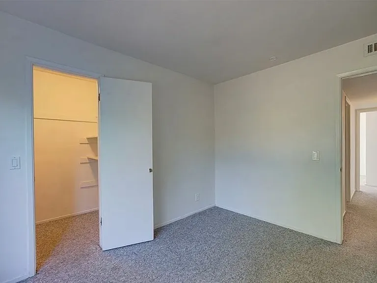 1397 Cavalier Ln — Photo 2