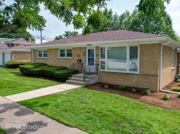 4256 Golf Rd, Skokie, IL 60076