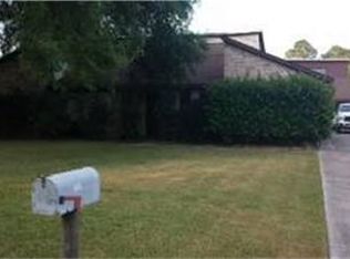 819 Riverside Dr, Alvin, TX 77511