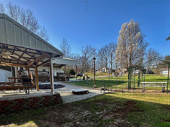 4th image of 6052 Betty Ln