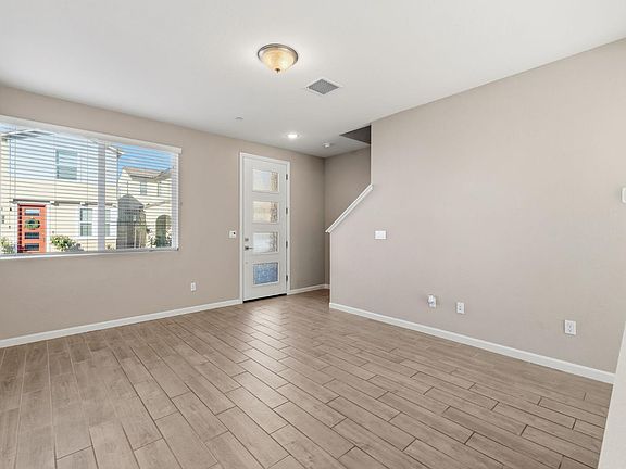 5th image of 1116 Elevations Way W