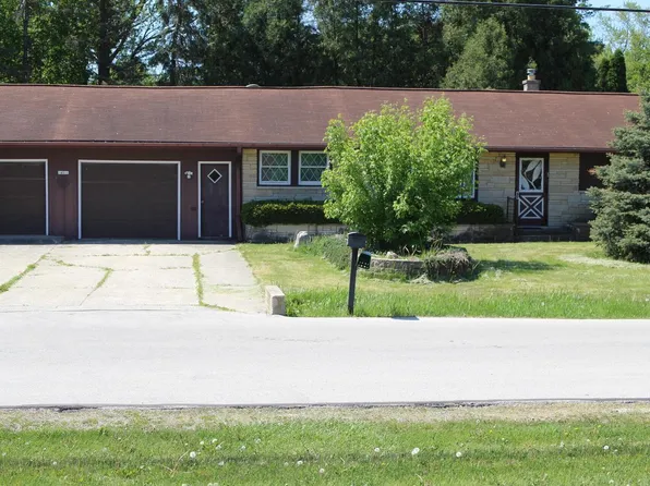 14511 West Greenfield AVENUE, New Berlin, WI 53151