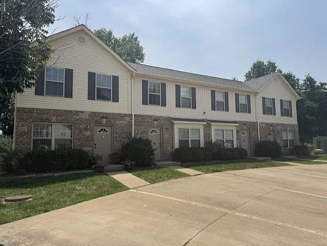 1259 Elm Tree Commons Ct