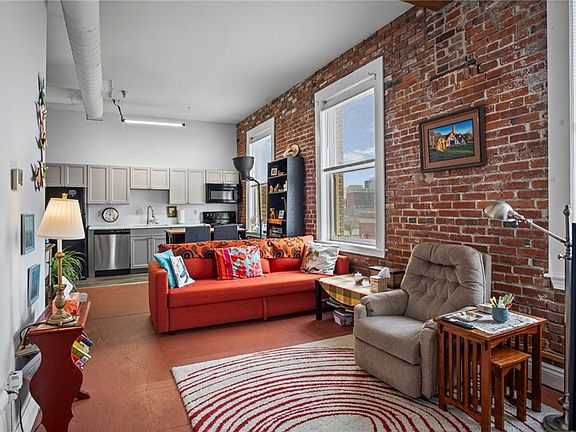 2nd image of 509 Delaware St APT 501