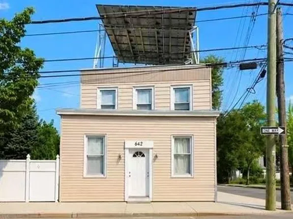 642 Richmond Road image 1 of 27