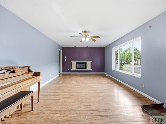 3rd image of 1480 Mound Ave