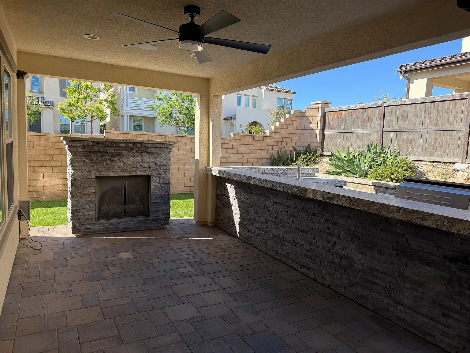 4 bed, 3.5 bath, 2815 sqft, $6,595 — Photo 4